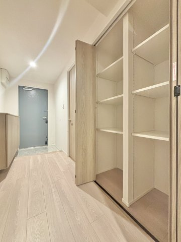 八尾市若林町１丁目の中古マンションの収納