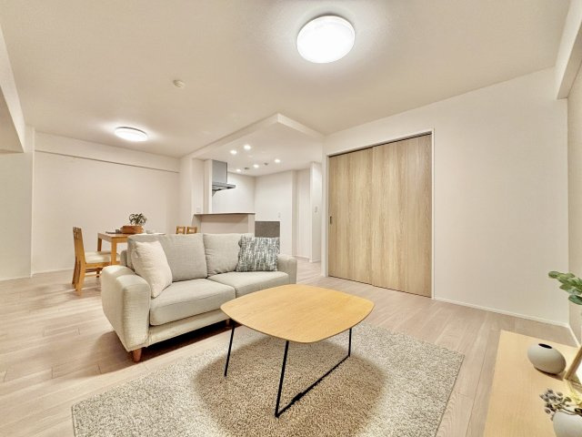 八尾市若林町１丁目の中古マンションの居間・リビング