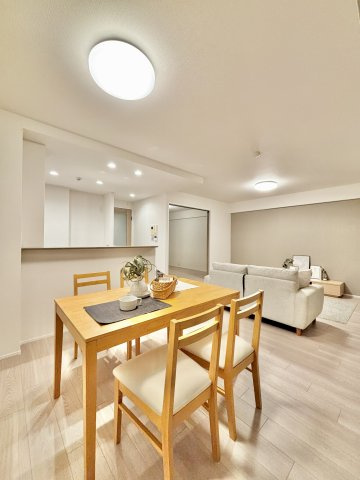 八尾市若林町１丁目の中古マンションの居間・リビング