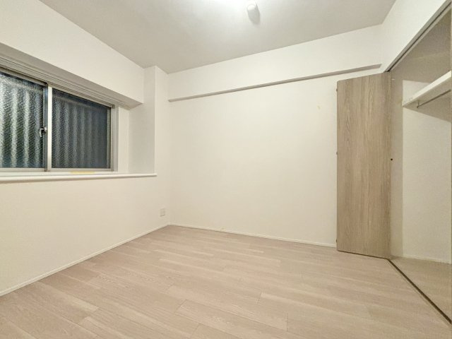 八尾市若林町１丁目の中古マンションの洋室