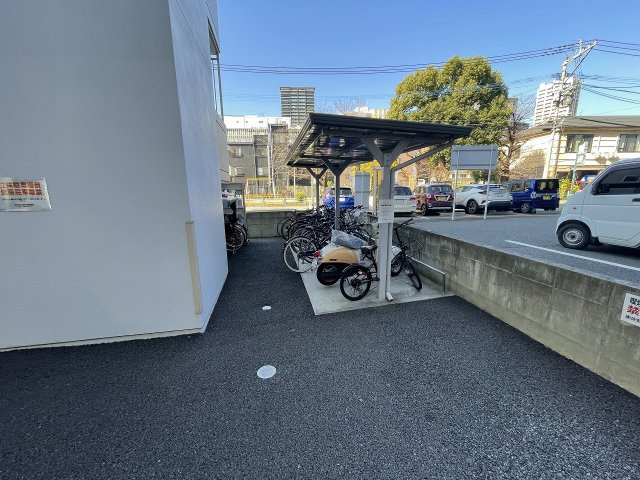 熊本市西区二本木２丁目の賃貸マンションの駐車場