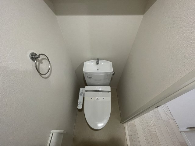 熊本市西区二本木２丁目の賃貸マンションのトイレ