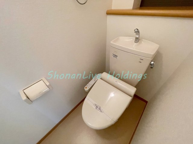 藤沢市渡内５丁目のテラスのトイレ|清潔感のあるトイレです