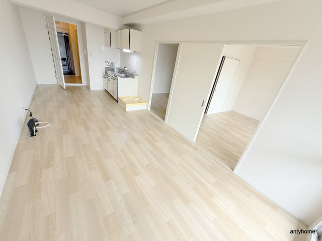 メゾンブランカの居間・リビング