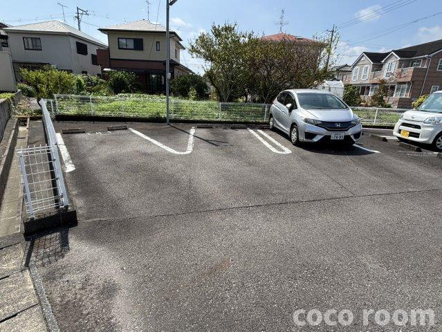 イムーブルⅡの駐車場