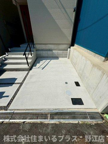 枚方市須山町　貸家の駐車場