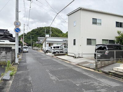 宇部市浜町２丁目戸建ての前面道路含む現地写真