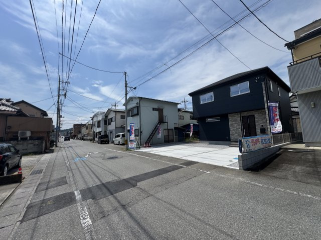 新築　高崎市聖石町1期　１号棟の前面道路含む現地写真|現地写真　東側接道幅員約6.1ｍ