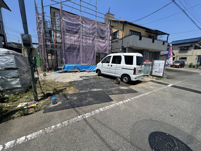 新築　高崎市聖石町1期　１号棟の駐車場|現地写真　駐車スペースは並列3台分可能です！
