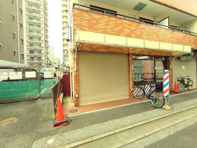 コーポダイアンの周辺