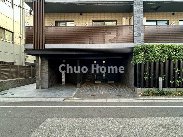 オープンレジデンシア谷中のエントランス|【エントランス】マンションのエントランスは、その物件の印象を決める、顔とも言える場所です。毎日通る場所ですからきれいなのが一番です。