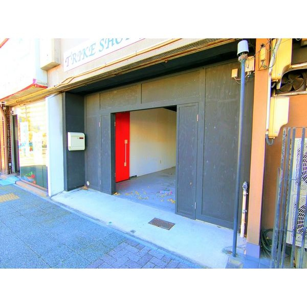 カヤノビル【　1階路面店　】