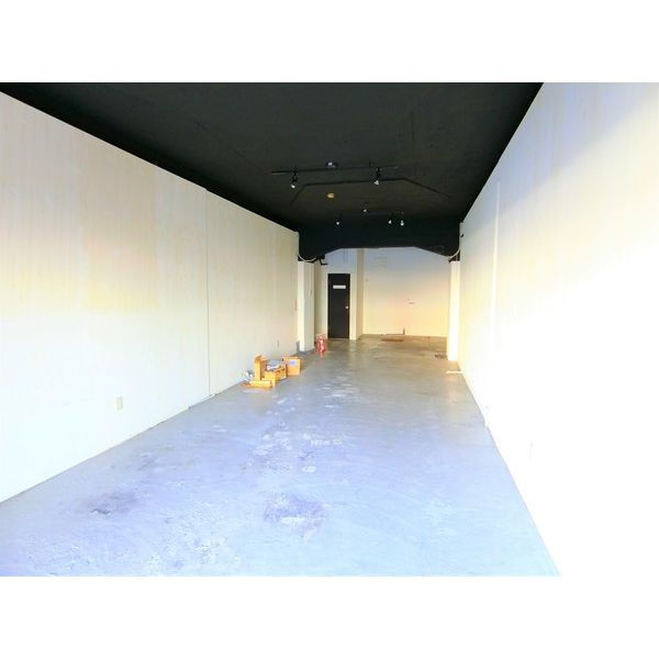 カヤノビル【　1階路面店　】