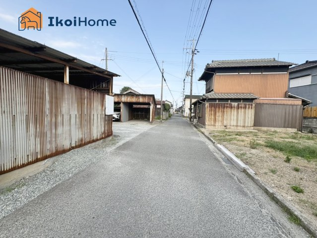 明石市二見町西二見　土地の前面道路含む現地写真|●年中無休：当日予約可●車通りも少なく、お子様とのお散歩も安心してできる閑静な住宅地です