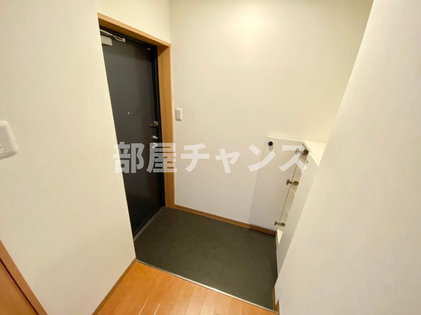 大須APARTMENTの玄関