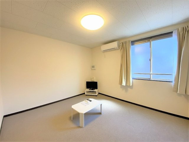 レオネクストリヴァーノームの居間・リビング|設備・仕様は号室により異なる為、現況を優先致します。