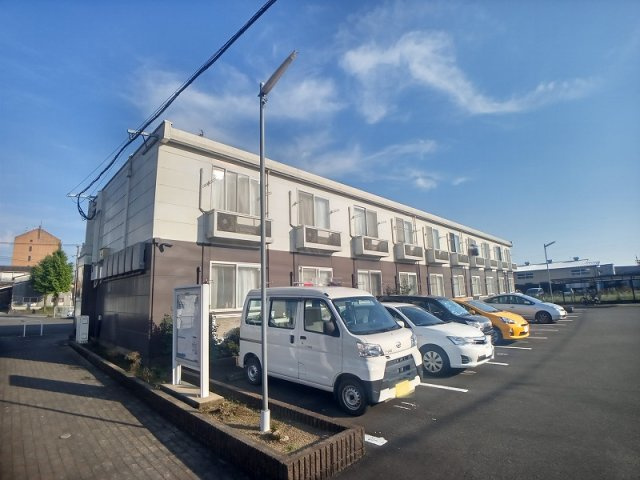 レオパレスいさおの外観