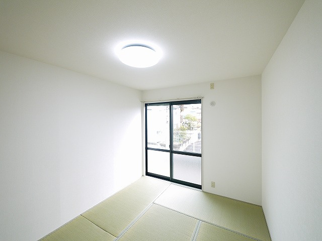 ディアス有里の和室|和室ならではの温かな和の空間で寛ぎの時間を過ごせます