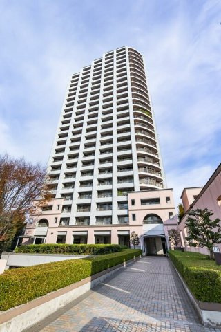 西戸山タワーホウムズノースタワーの外観|耐震基準適合タワーマンション、西戸山タワーホウムズノースタワーは即日現地案内可能となっておりますので、お気軽にお問い合わせください！