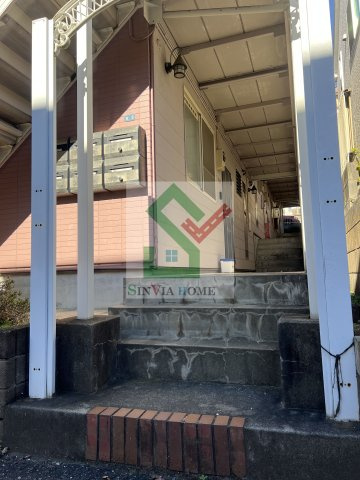 シャトル金山のエントランス