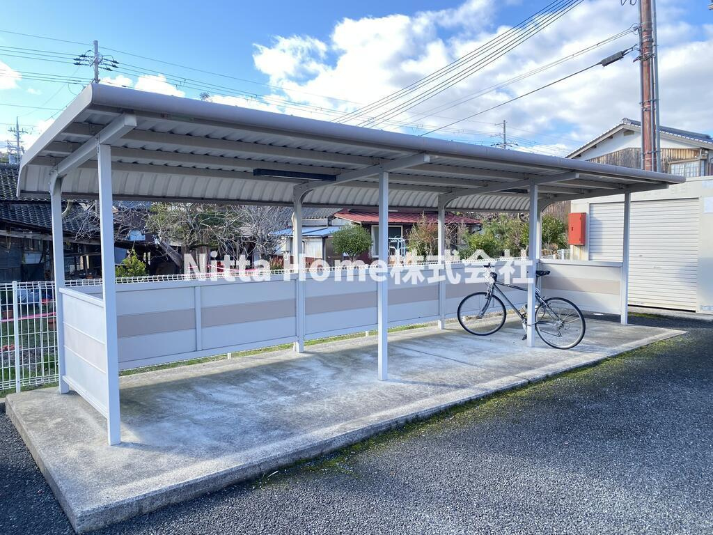シュティルラント　Ⅱのその他|屋根付きの駐輪場は無料です♪