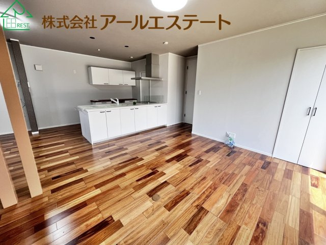 姫路市大津区長松　　山陽電鉄「平松駅」徒歩15分の居間・リビング