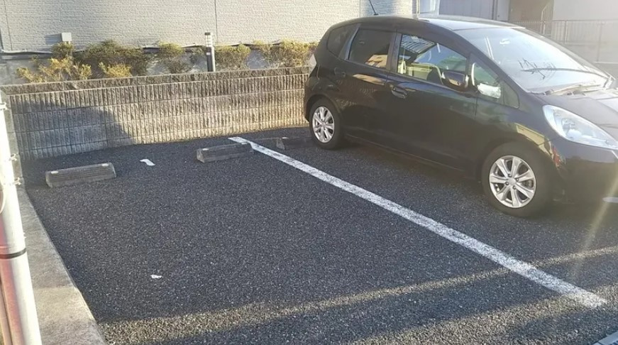 レオパレスエンディミオンの駐車場