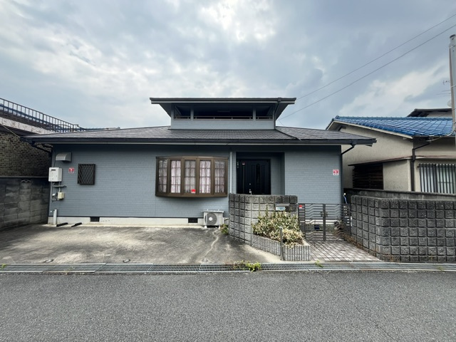 南旭ヶ丘町貸家