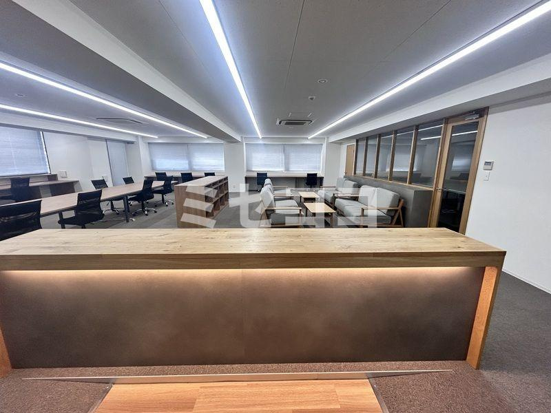 assess大手通ビル　BRAVI不動産の内装