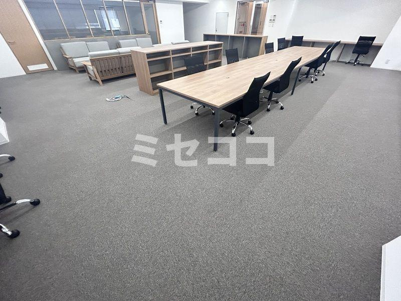 assess大手通ビル　BRAVI不動産の内装