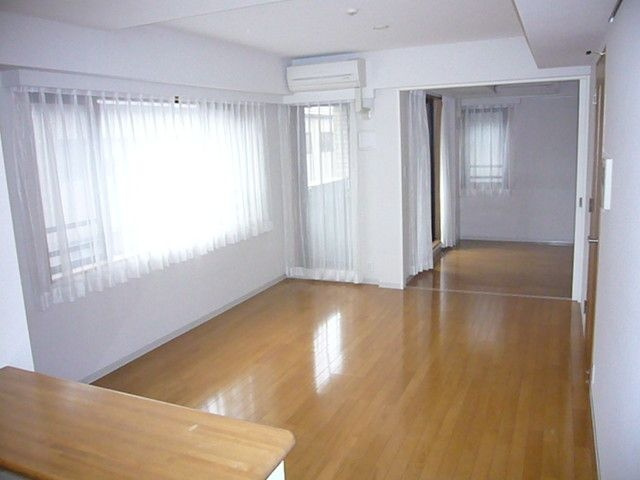 コトー赤坂の内装