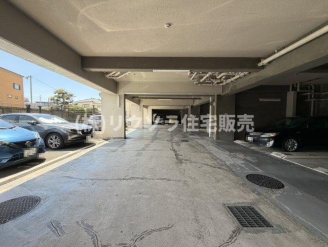 エステスクエア・アクロス大日の駐車場|■物件内覧・資金計画相談・住宅ローン相談、リフォーム相談、お問合せ受付中■
※当日・翌日のご内覧、ご相談はお電話でのお問合せがスムーズです！