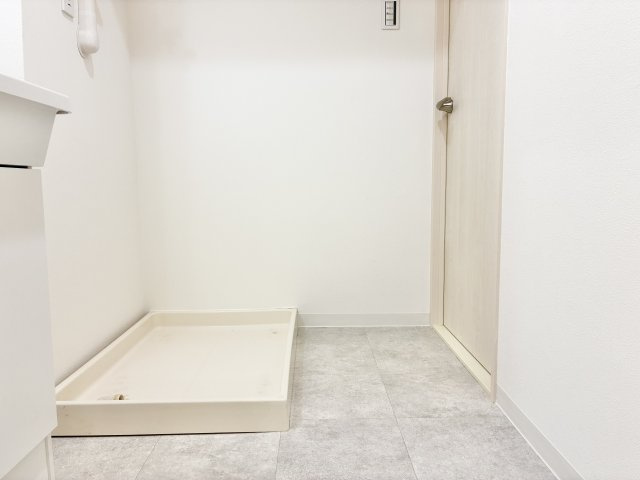 三旺マンション藤森のランドリースペース