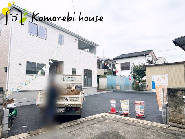 上尾市平塚　第13　新築一戸建て　クレイドルガーデン　01の駐車場|車をお持ちの方に嬉しい駐車場付きの物件です