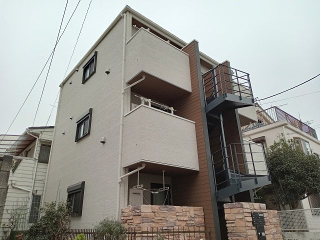 川崎市多摩区西生田４丁目のアパートの外観