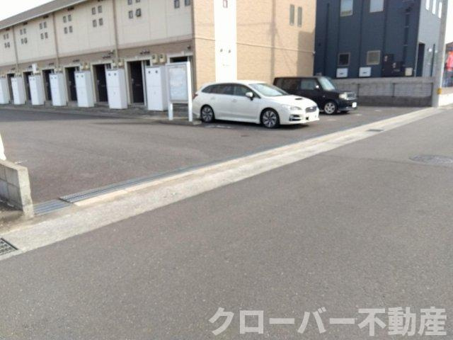 レオネクストかおりの駐車場