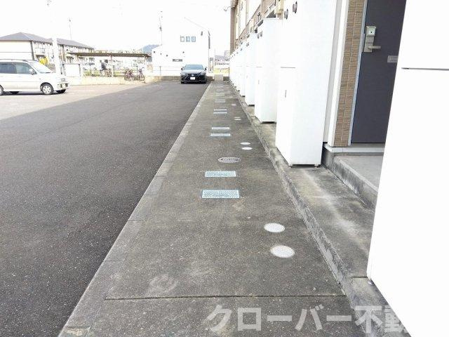 レオネクストかおりの駐車場