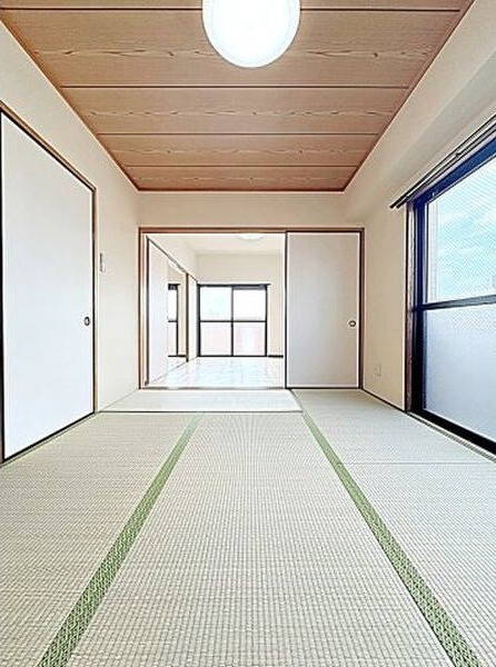 ヒルズ丸和の和室