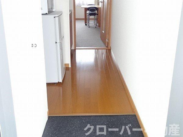レオパレスフリューゲルの玄関
