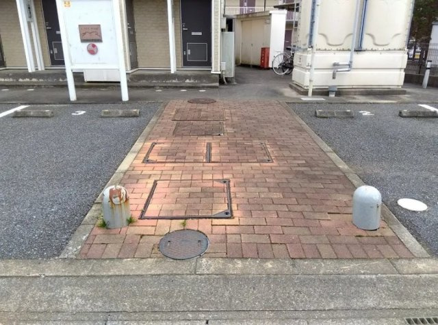 レオパレスブルーアイズのエントランス