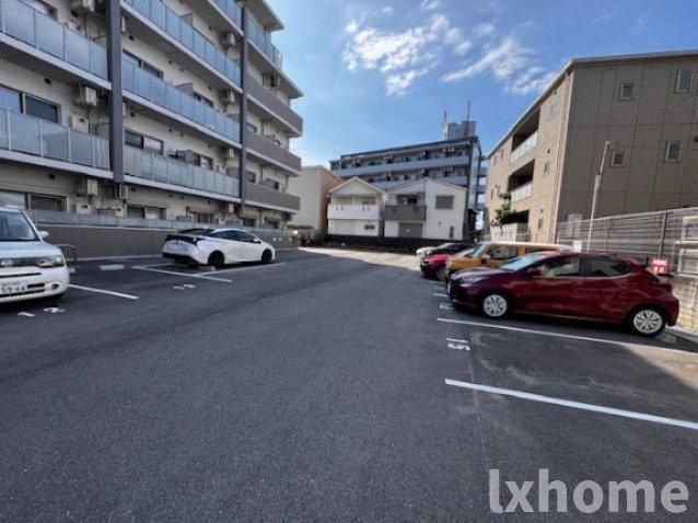 ビエラコート岸部中の駐車場|駐車場完備です