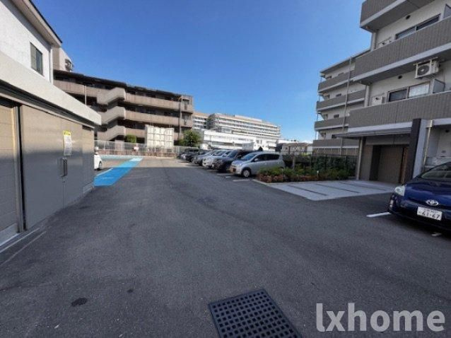 ビエラコート岸部中の駐車場|駐車場があります