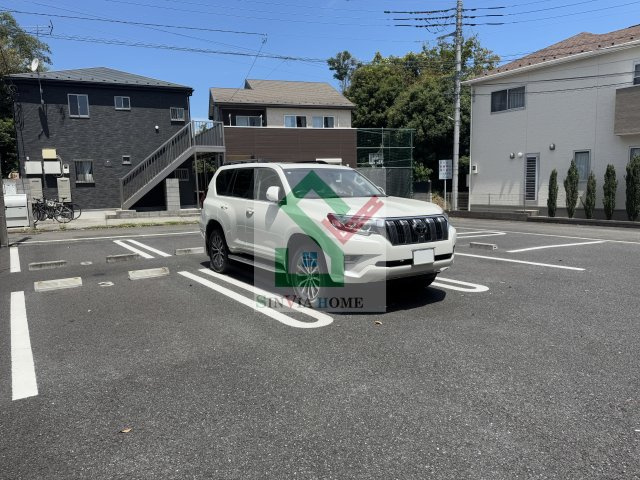 三葉屋の駐車場