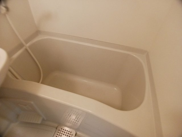 プチメゾン滝谷の浴室