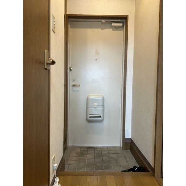 ネオクオーツ神屋壱番館の玄関