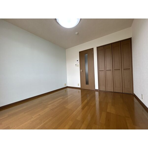 ネオクオーツ神屋壱番館の洋室