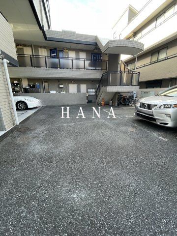 堀江新井ビルの駐車場