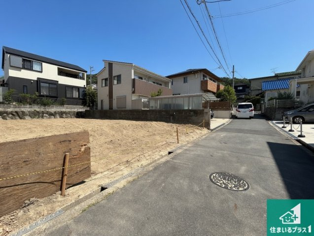 ●29(土)30(日)現地説明会！　生駒市小明町　限定1邸の前面道路含む現地写真|周辺は閑静な住宅街です。前面道路もしっかりと有りますので車の出し入れも安心ですよ！