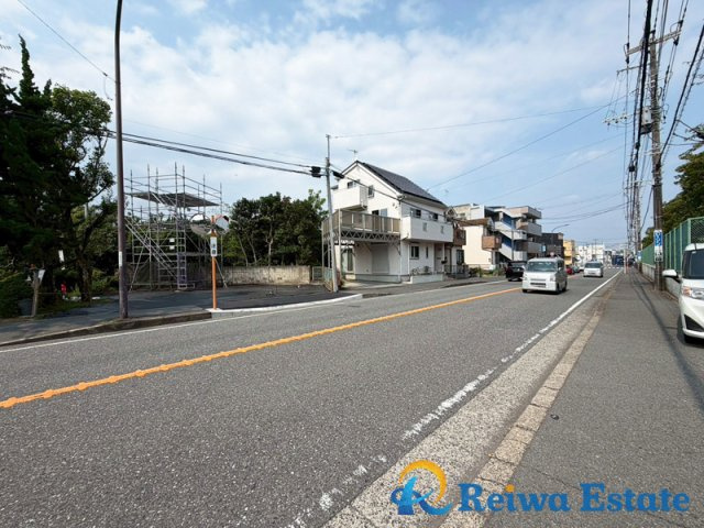 売地　藤沢市羽鳥5丁目の前面道路含む現地写真