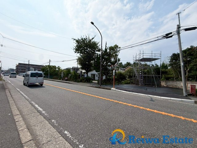 売地　藤沢市羽鳥5丁目の前面道路含む現地写真